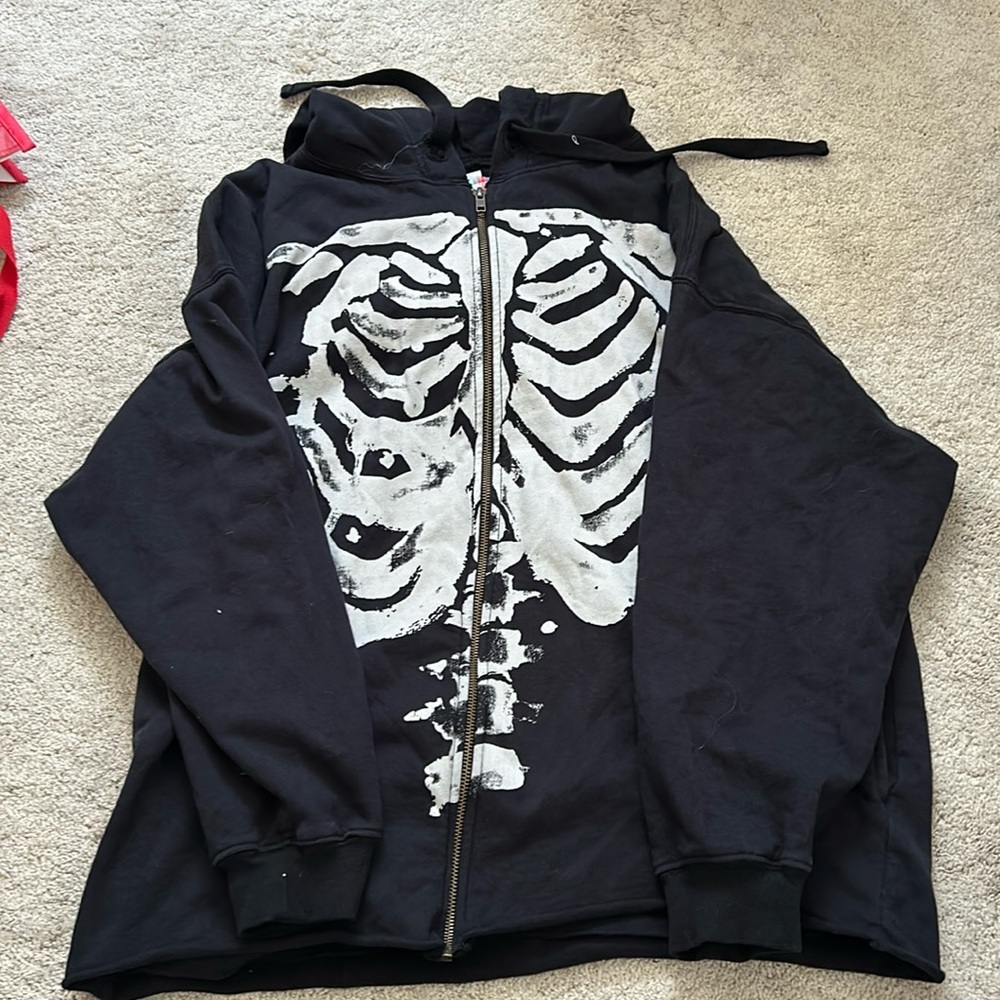 urban outfitters skeleton zip up